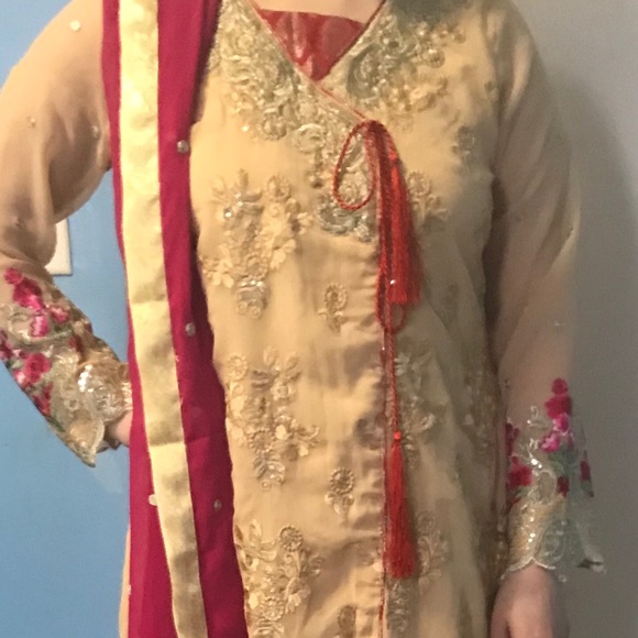 Pakistani party dress!! - Picture 1 of 4